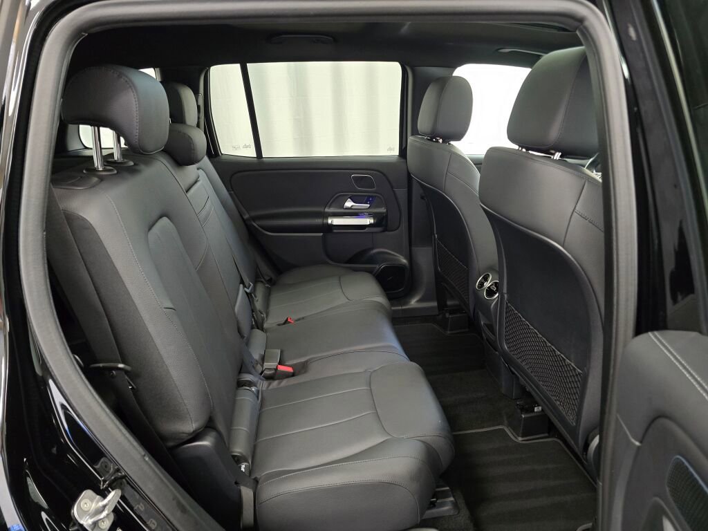Used 2025 Mercedes-Benz GLB 250 4MATIC image 24