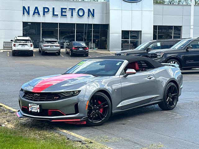 Used 2022 Chevrolet Camaro LT RWD image 2