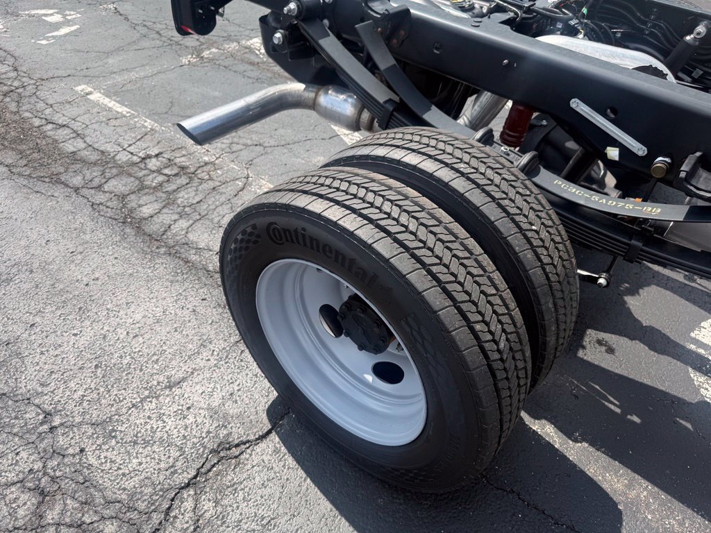 New 2026 Ford F550 Luxury RWD image 34