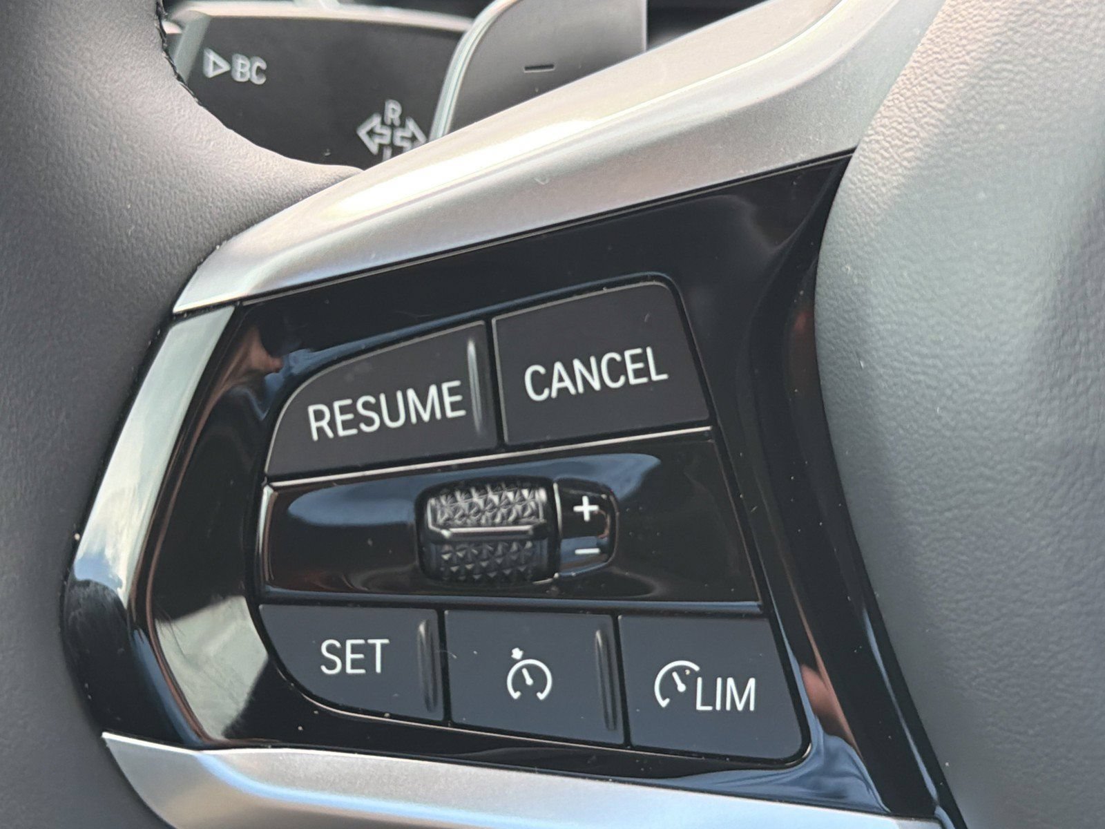 New 2025 BMW 330i Sedan w/ Convenience Package RWD image 28