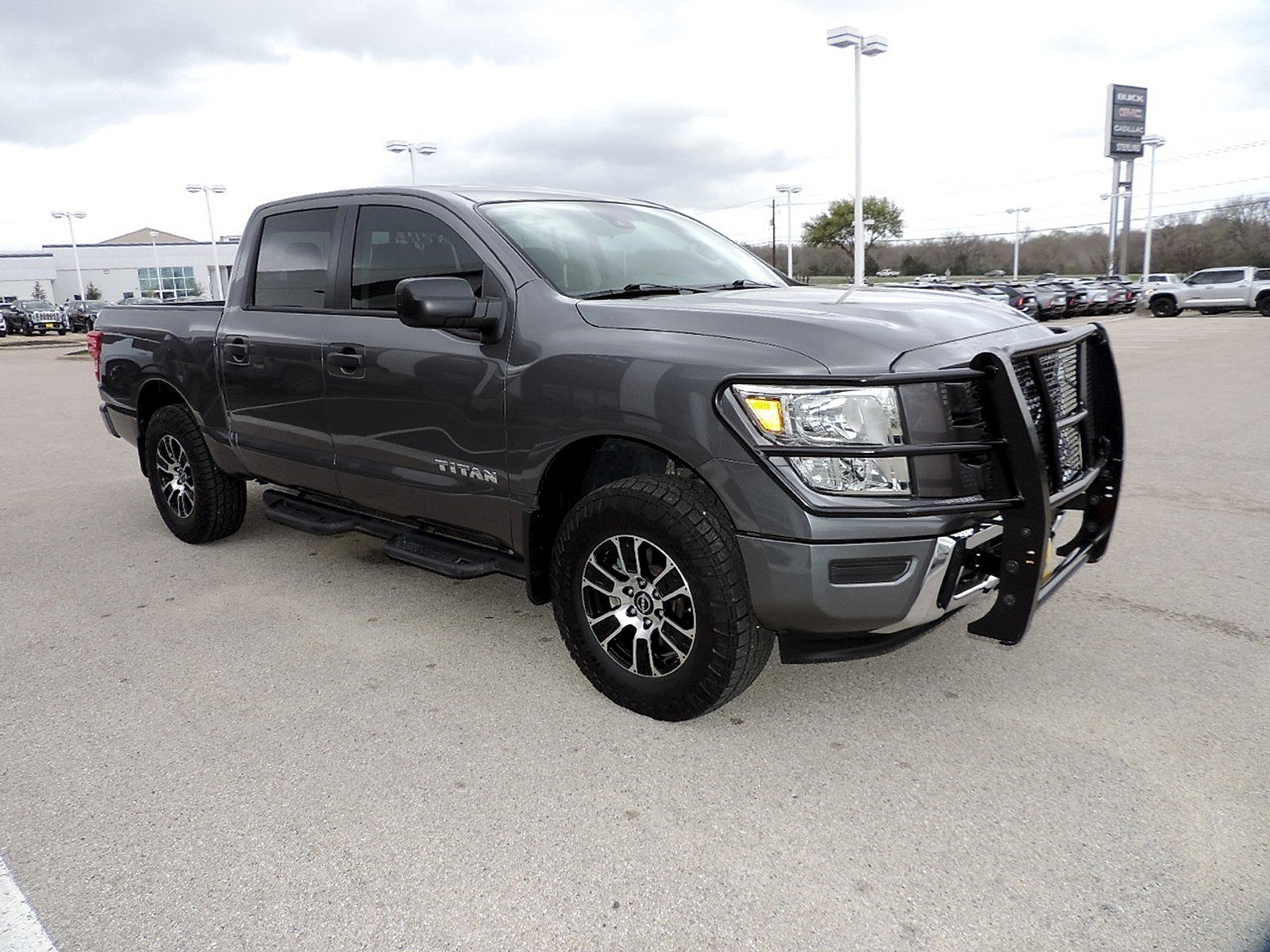 Used 2023 Nissan Titan SV w/ Accessory Utility Package AWD/4WD image 3