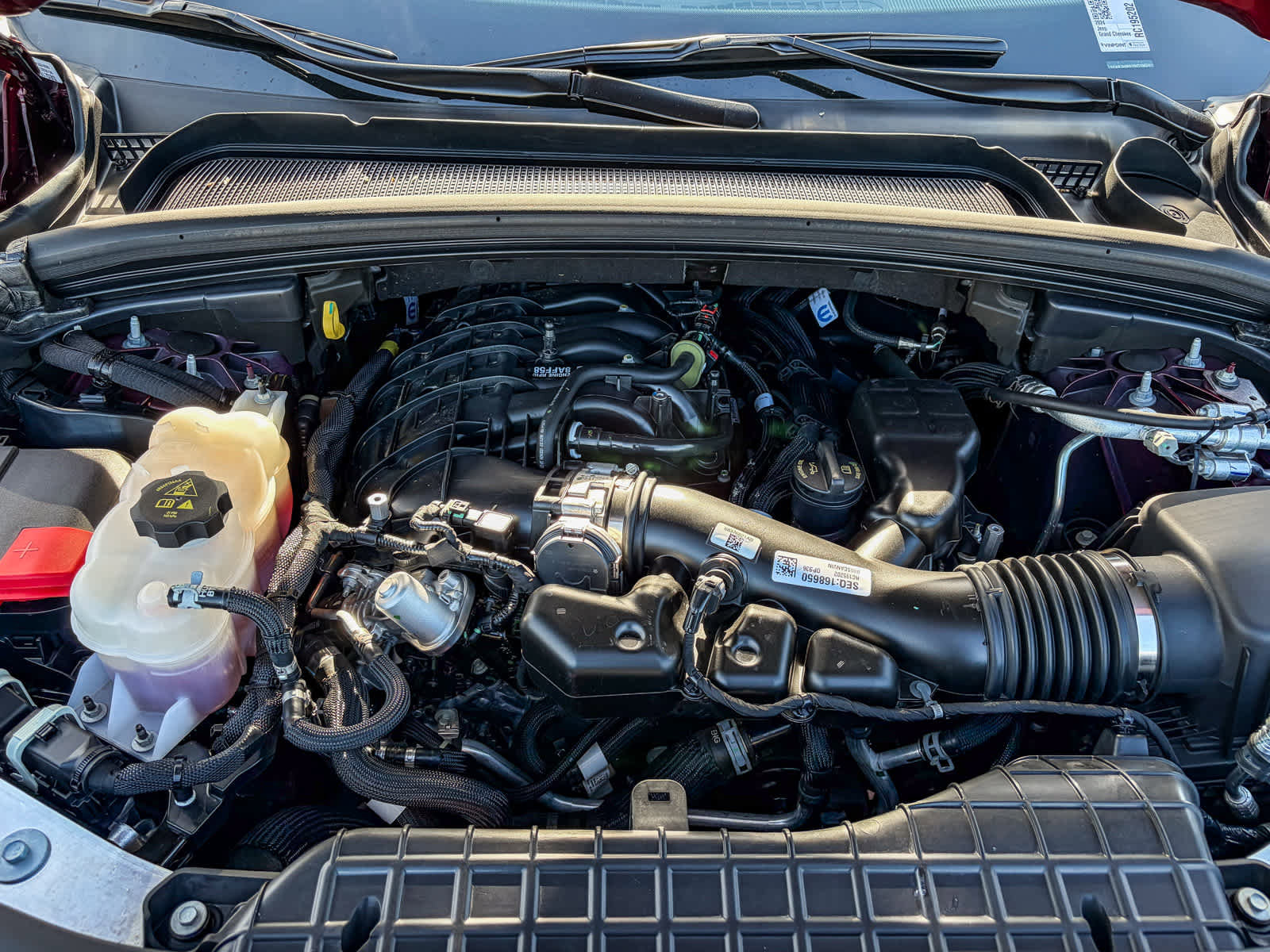 Used 2024 Jeep Grand Cherokee Limited w/ Luxury Tech Group II image 25