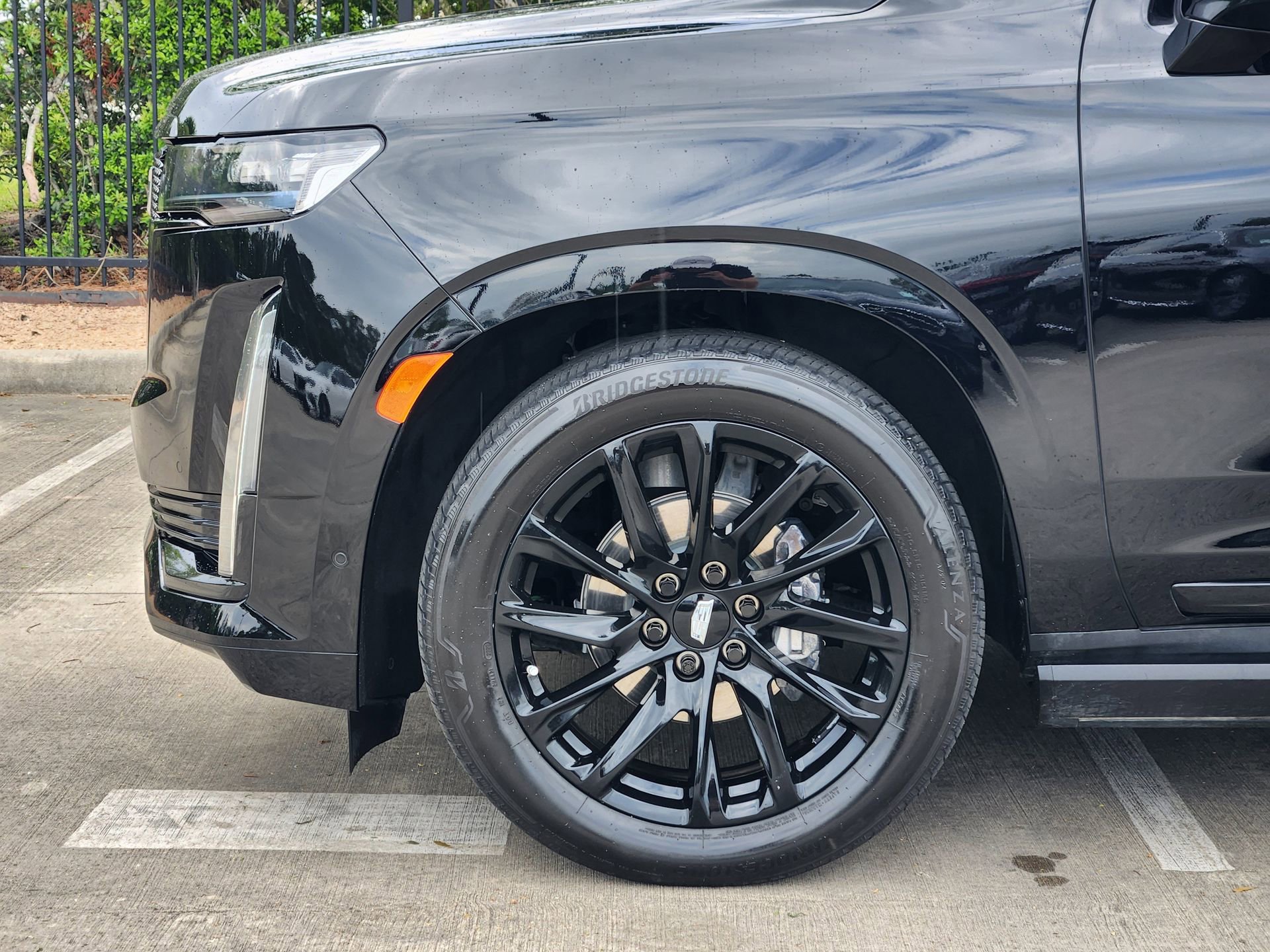 Used 2023 Cadillac Escalade Sport Platinum w/ LPO, ONYX Package image 10