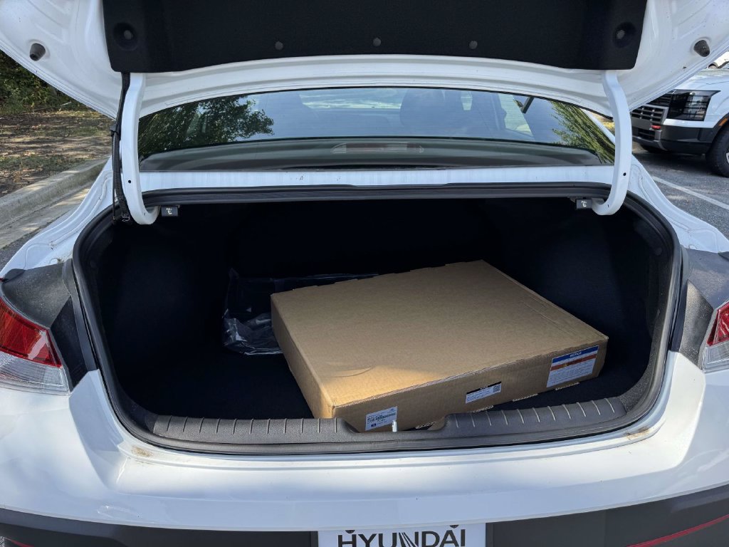 New 2026 Hyundai Elantra Sport FWD image 11