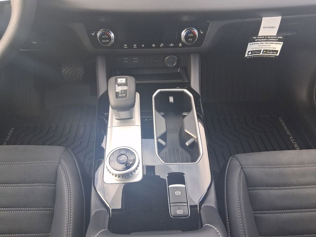 New 2026 Mitsubishi Outlander SE FWD image 11