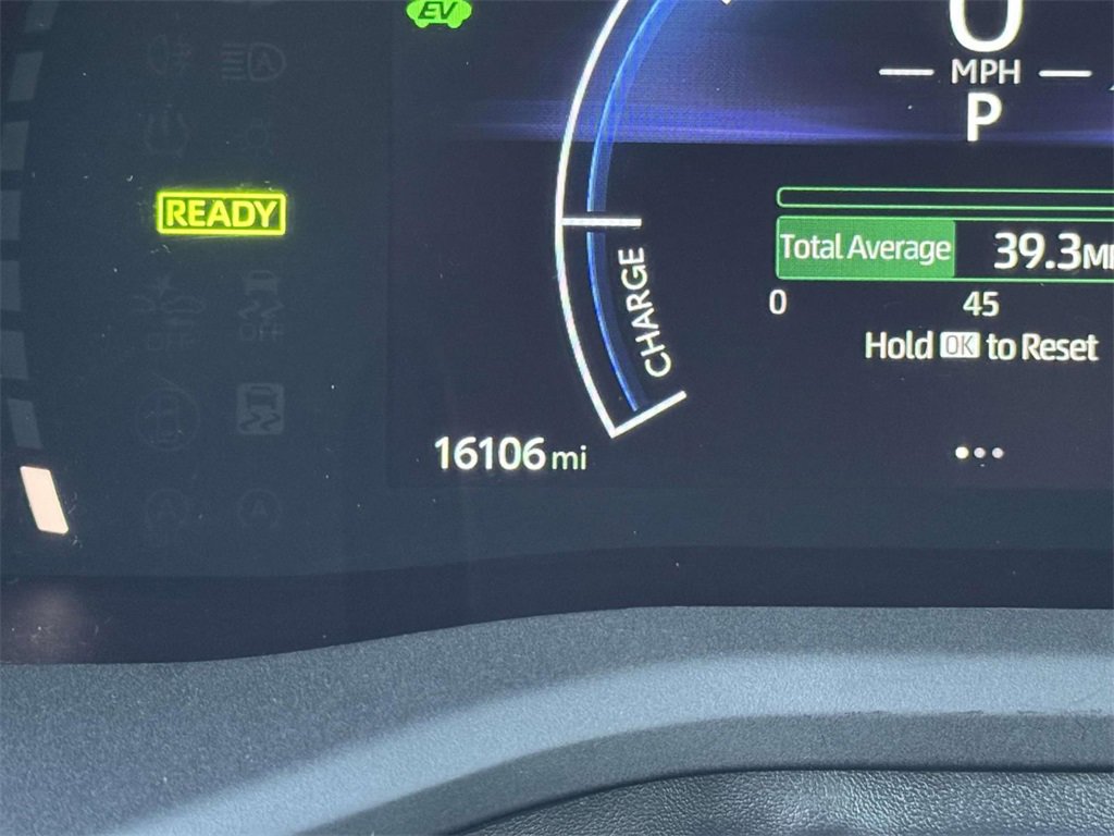 Used 2025 Toyota Camry SE image 13