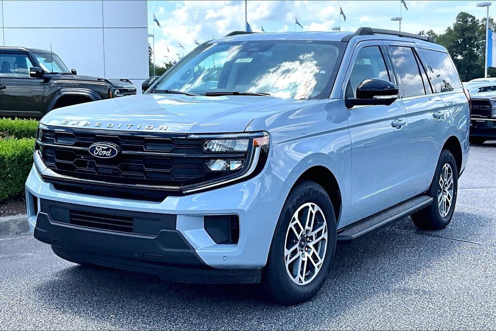 New 2026 Ford Expedition Active RWD image 2