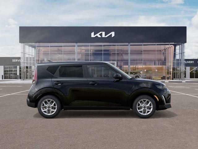 New 2025 Kia Soul LX w/ LX Technology Package FWD image 9