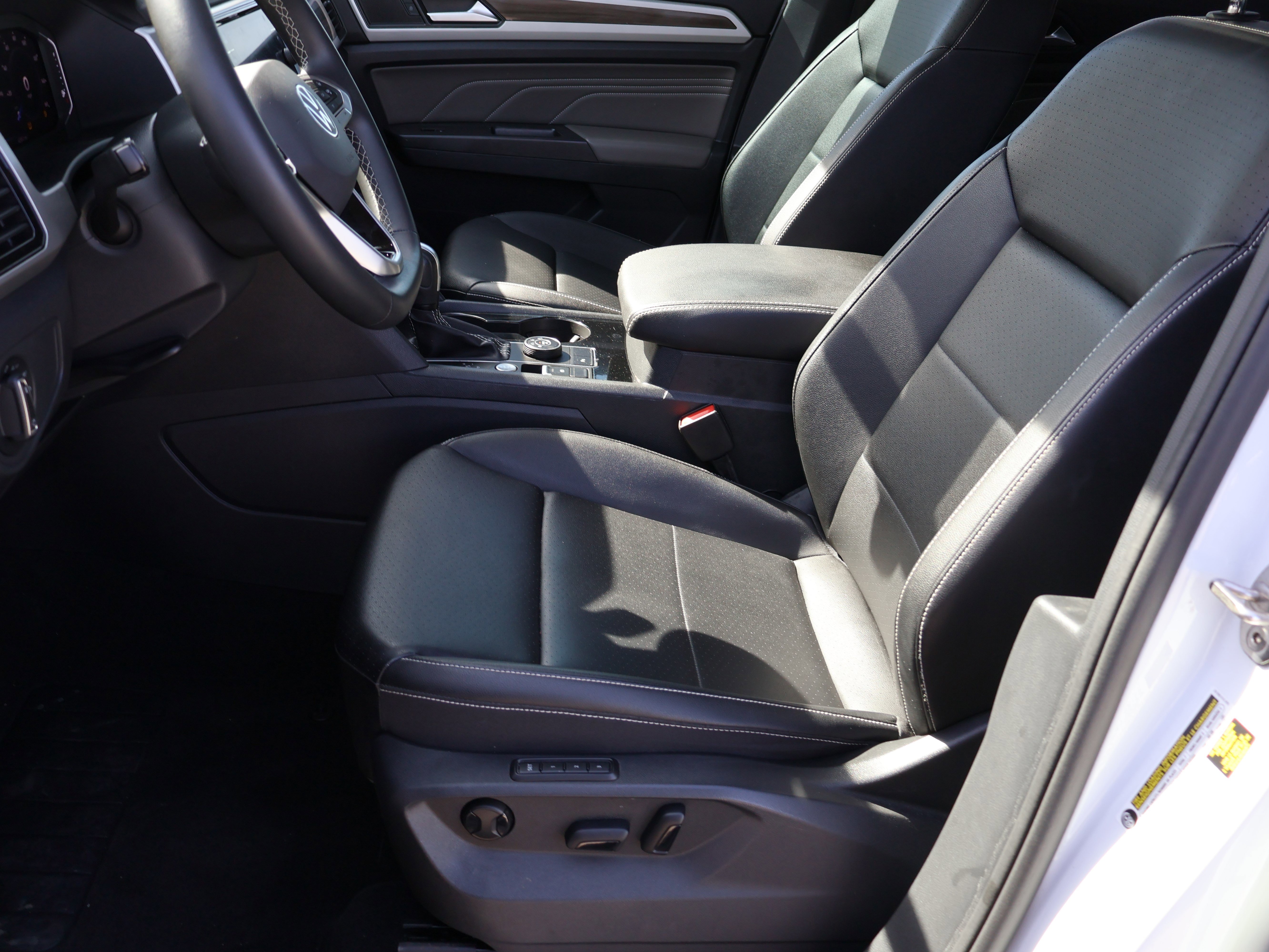 Used 2023 Volkswagen Atlas SEL image 38