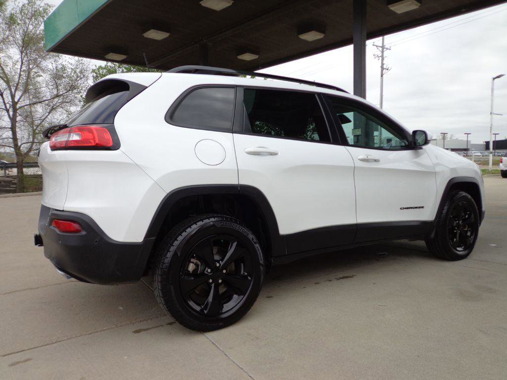 Used 2016 Jeep Cherokee High Altitude w/ Technology Group image 4