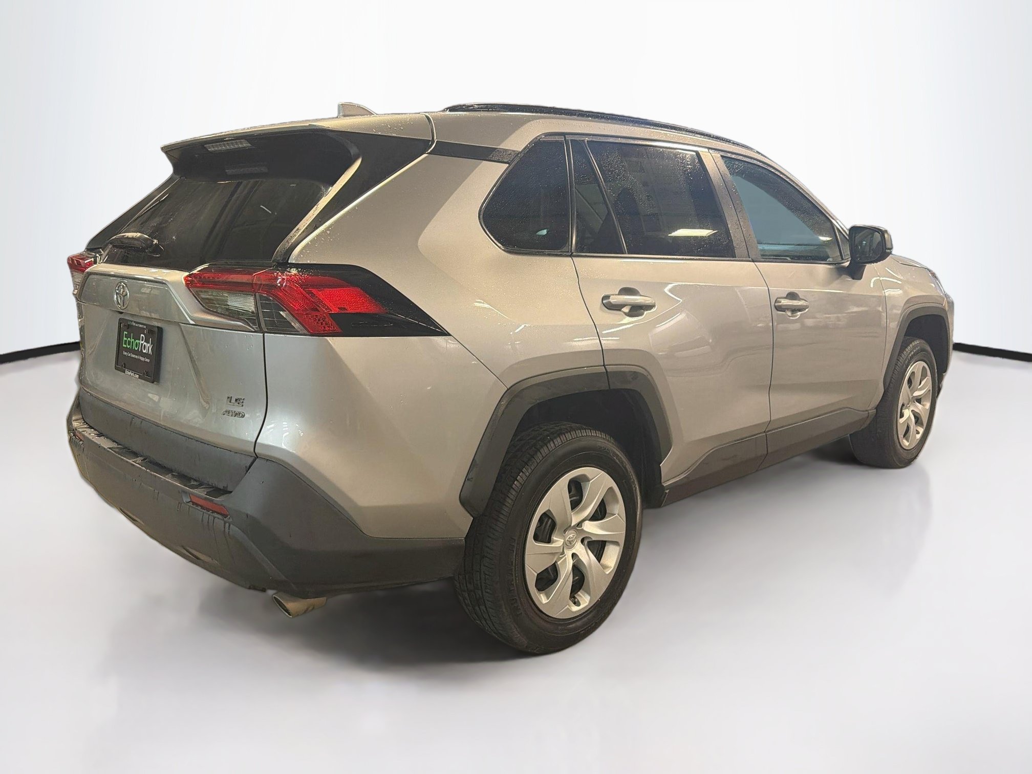 Used 2019 Toyota RAV4 LE AWD/4WD image 9