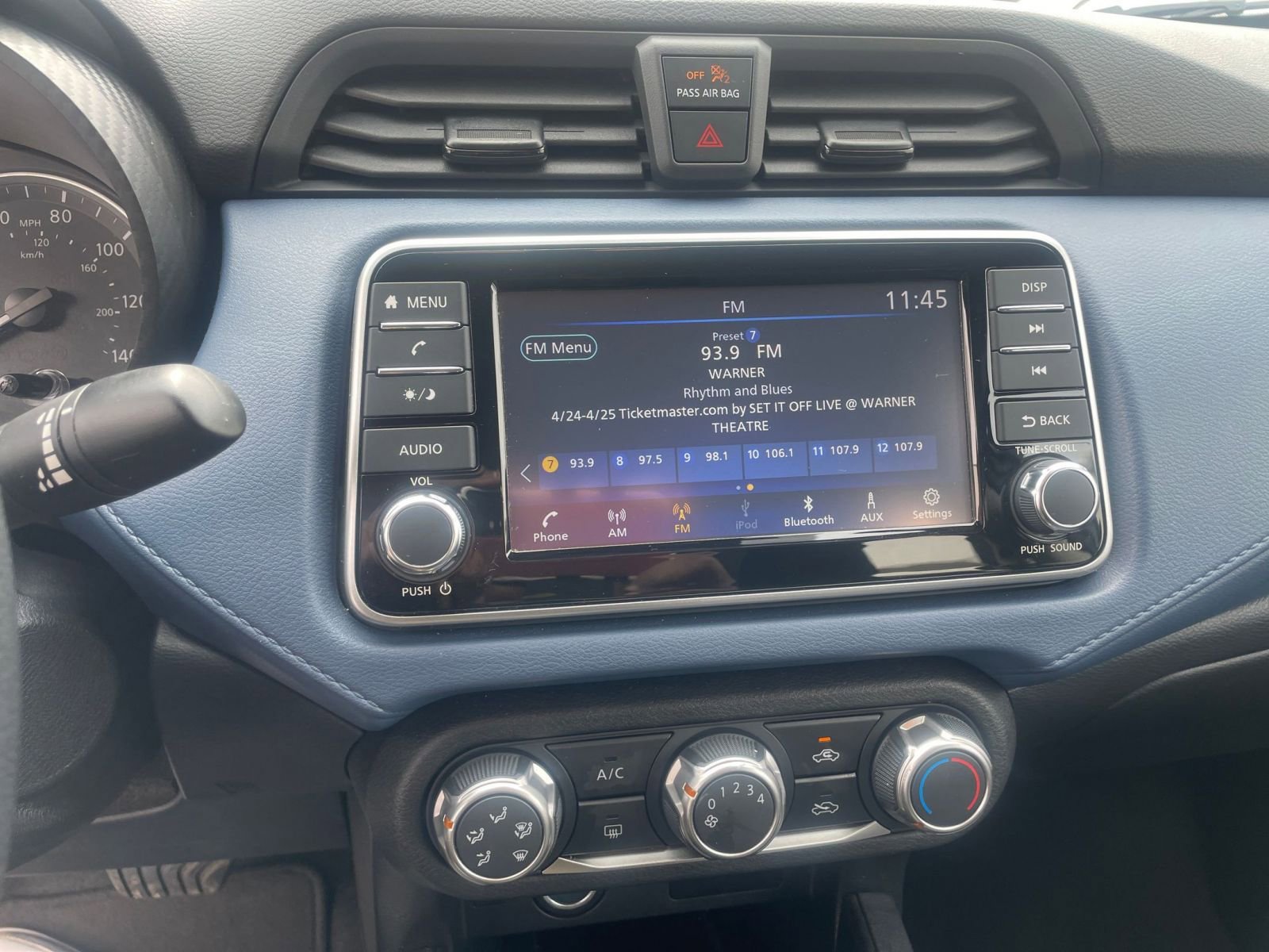 Used 2025 Nissan Versa SV FWD image 17