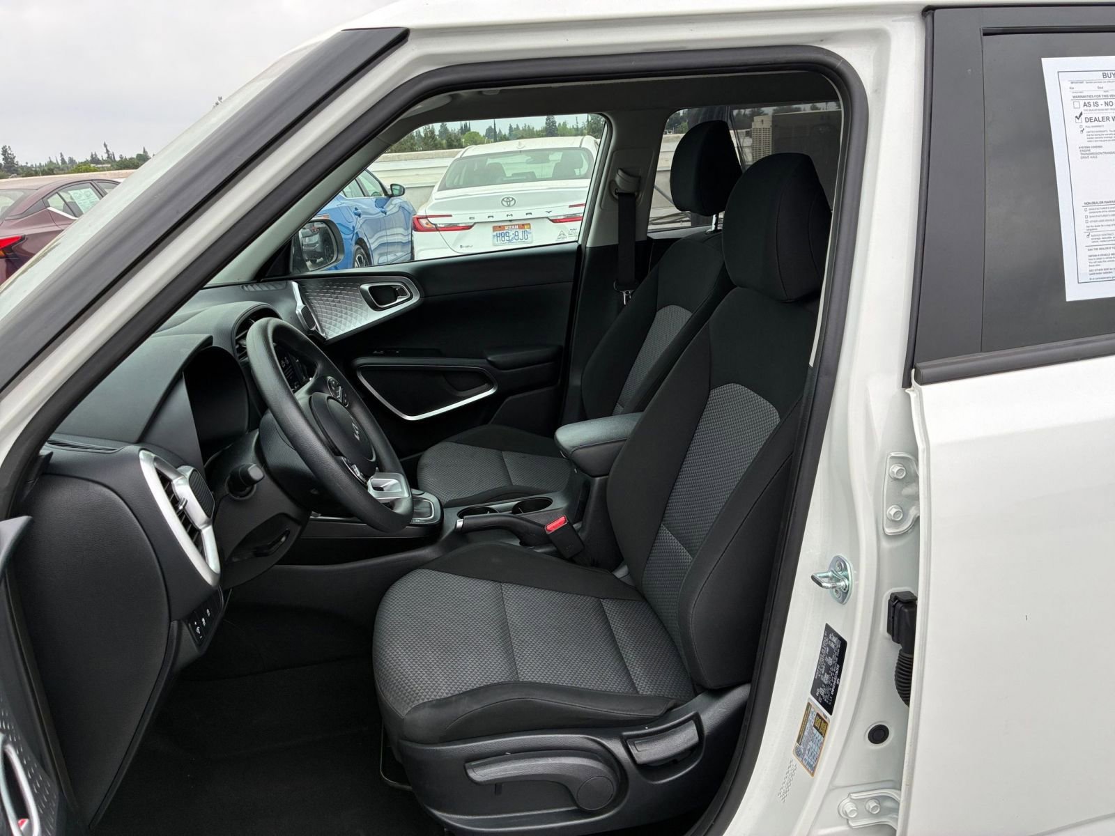 Used 2025 Kia Soul LX w/ LX Technology Package image 24