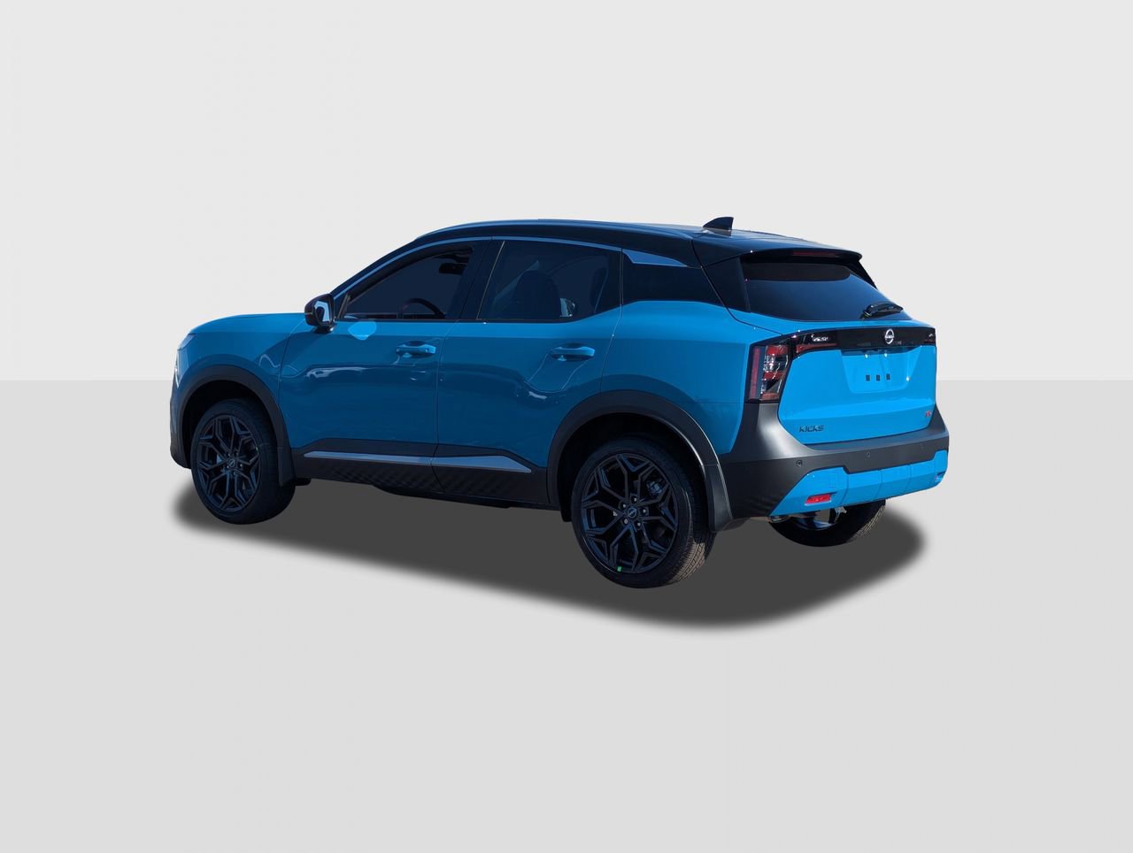 New 2026 Nissan Kicks SR w/ SR Premium Package FWD image 3