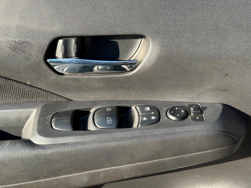 Used 2023 Nissan Kicks SV FWD image 21