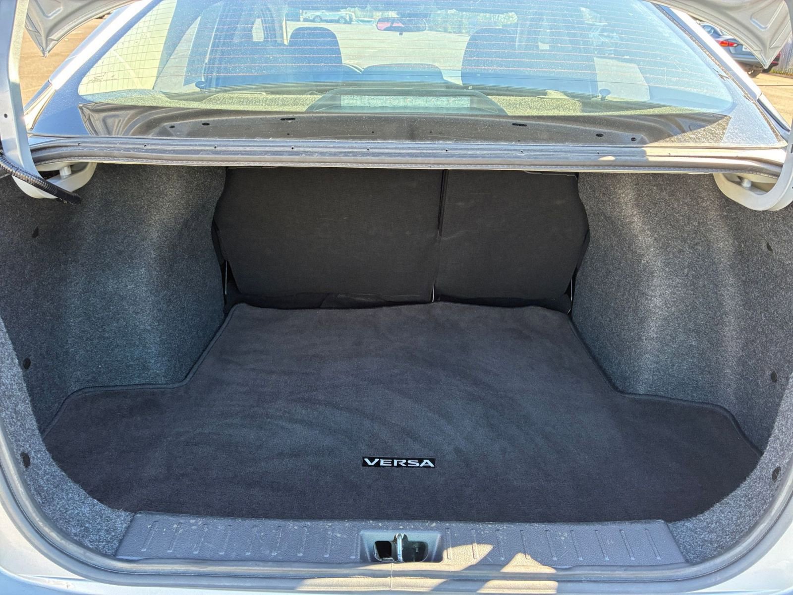 Used 2025 Nissan Versa SV FWD image 29