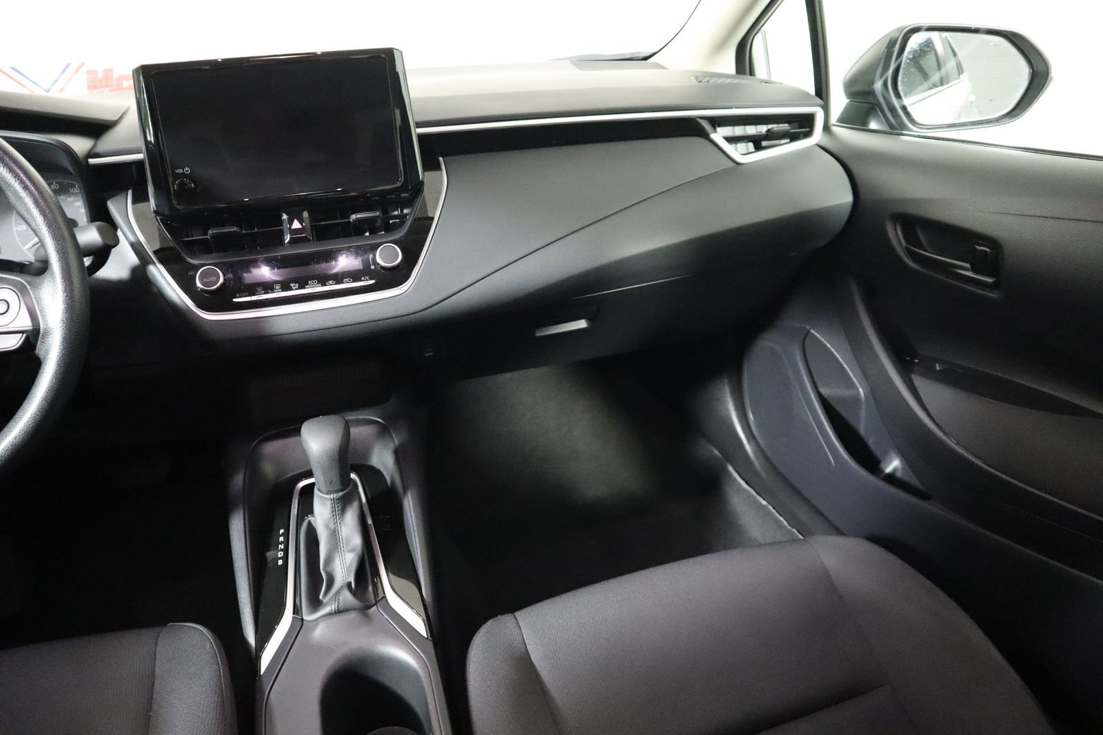 Used 2025 Toyota Corolla LE image 25