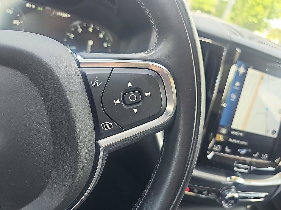 Used 2019 Volvo XC60 T5 Momentum w/ Multimedia Package FWD image 23