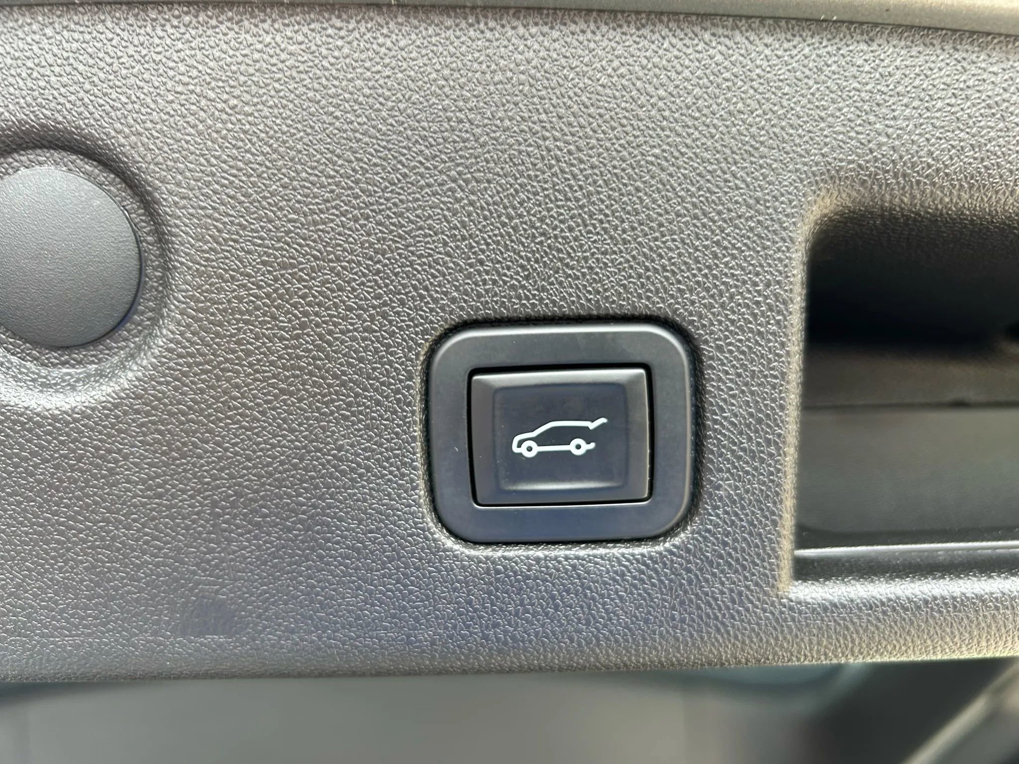 Used 2018 Chevrolet Equinox LT image 18