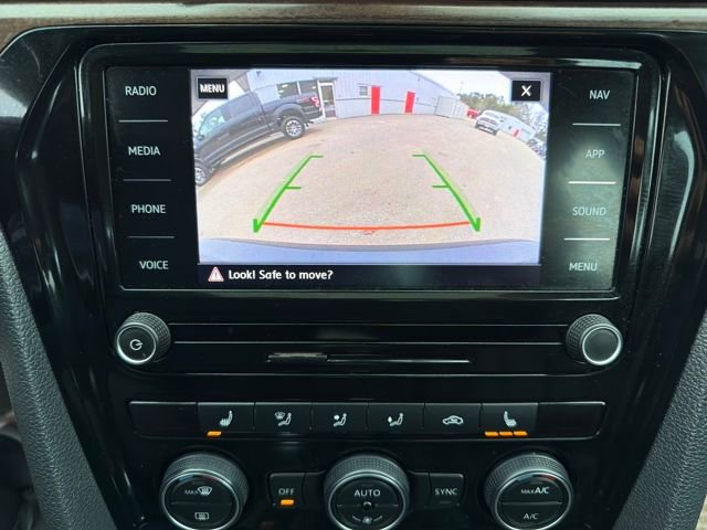 Used 2020 Volkswagen Passat 2.0T SEL image 19