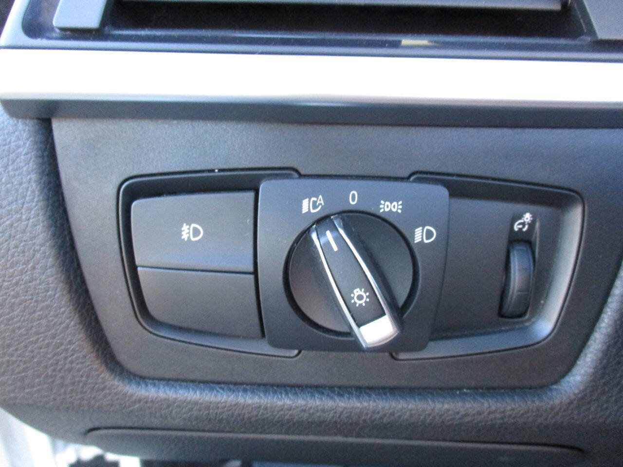 Used 2017 BMW 430i Convertible image 23