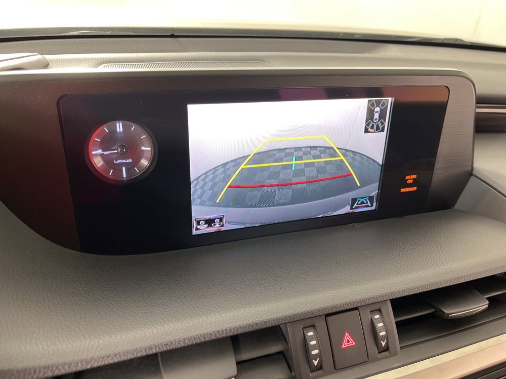 Used 2020 Lexus ES 300h w/ Premium Package image 29