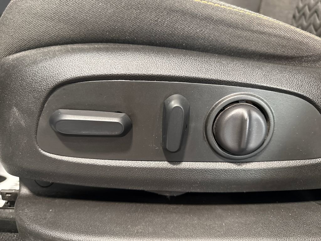 Used 2022 Chevrolet Equinox LT FWD image 28