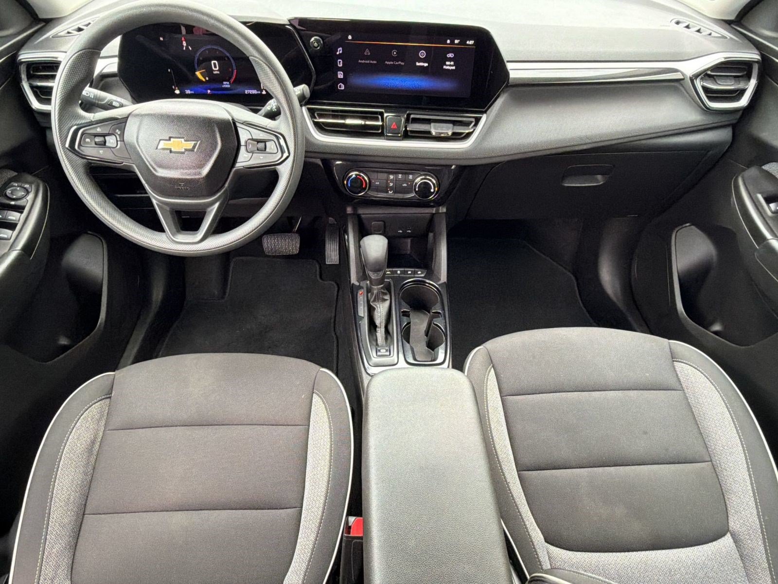 Used 2025 Chevrolet TrailBlazer LT FWD image 15