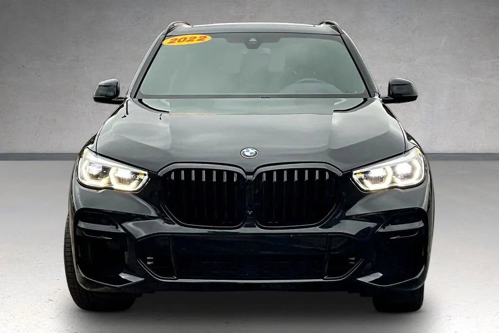 Used 2022 BMW X5 xDrive40i w/ M Sport Package AWD/4WD image 2