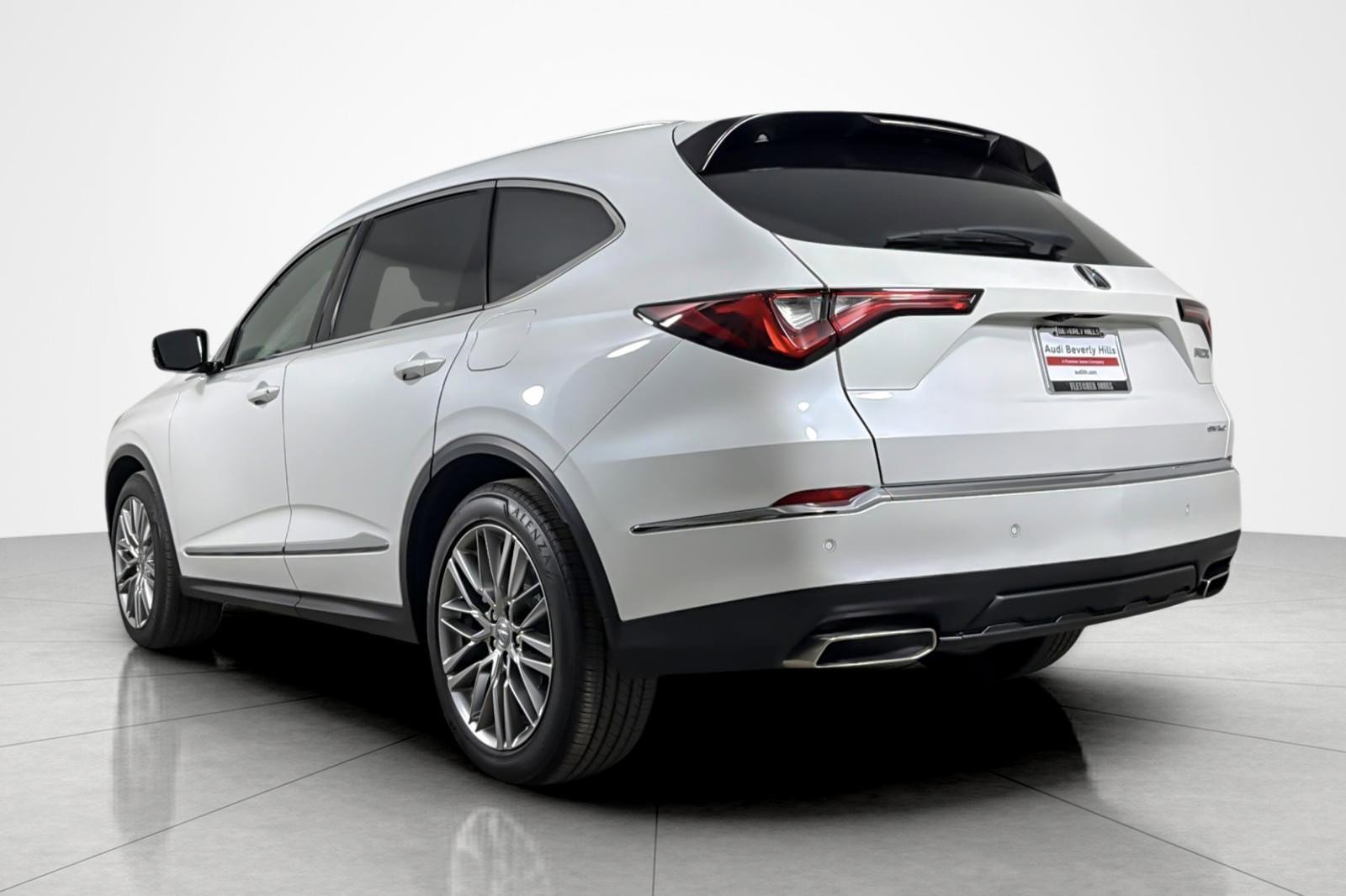 Used 2022 Acura MDX SH-AWD w/ Advance Package image 3