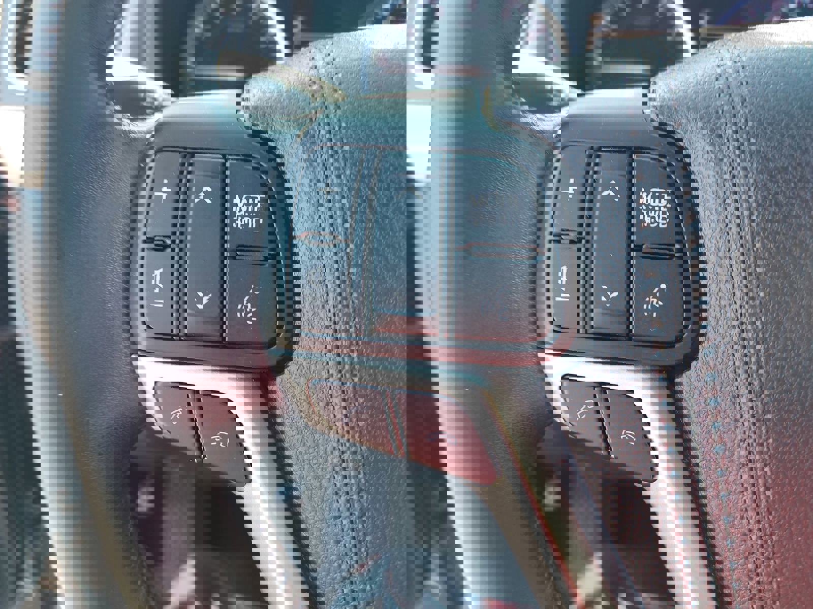 Used 2018 Toyota Highlander SE image 18