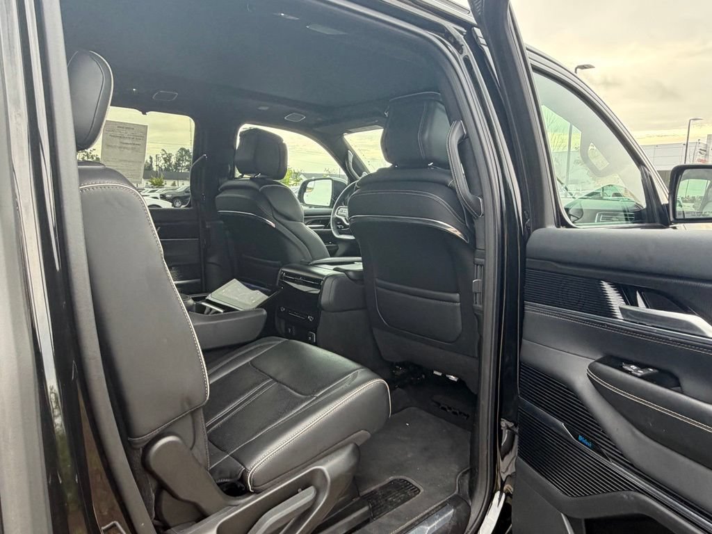 Used 2024 Jeep Grand Wagoneer Series II Obsidian w/ Quick Order Packagew 28T AWD/4WD image 50