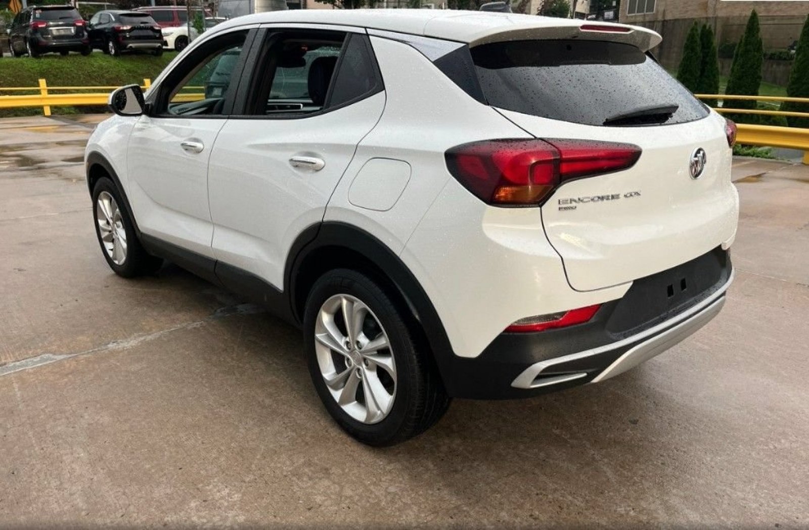 Used 2022 Buick Encore GX Preferred w/ Cold Weather Comfort Package AWD/4WD image 9