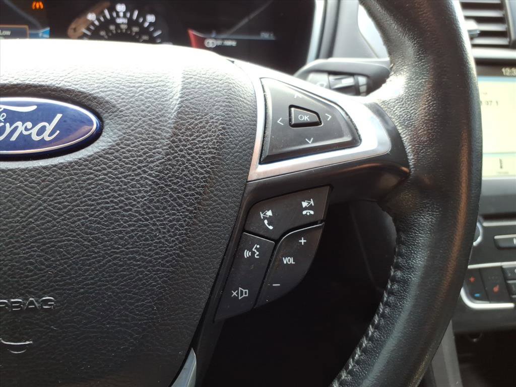 Used 2017 Ford Fusion SE w/ Equipment Group 602A image 27