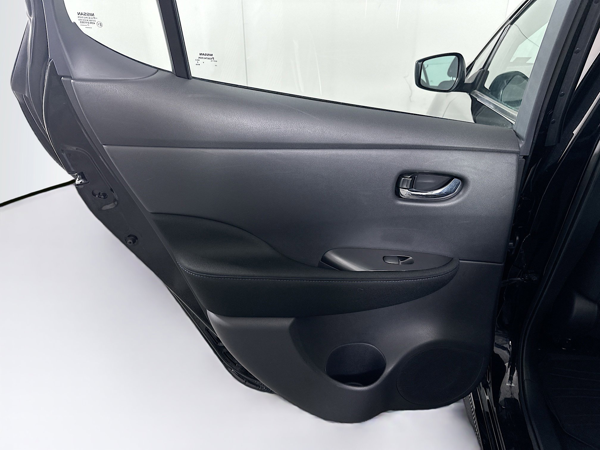 Used 2024 Nissan Leaf S image 25