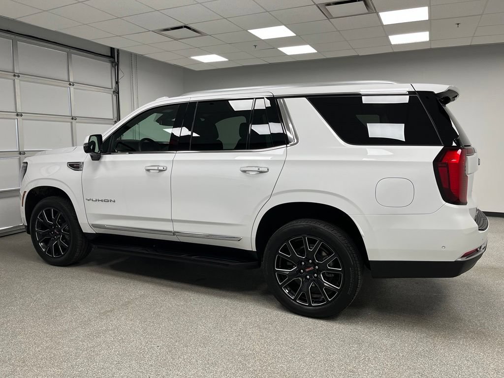 Used 2025 GMC Yukon Elevation AWD/4WD image 7