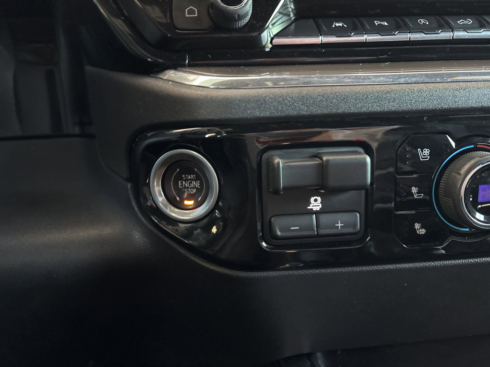 Used 2022 Chevrolet Silverado 1500 High Country w/ High Country Premium Package image 24