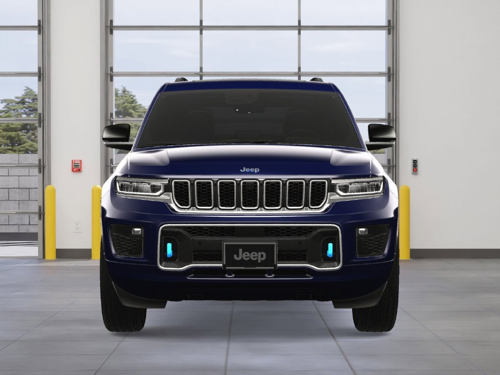 New 2024 Jeep Grand Cherokee Overland w/ Advanced Protech Group III AWD/4WD image 10