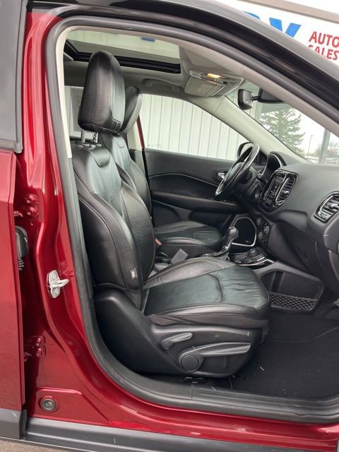 Used 2021 Jeep Compass Limited w/ Sun and Sound Group AWD/4WD image 35