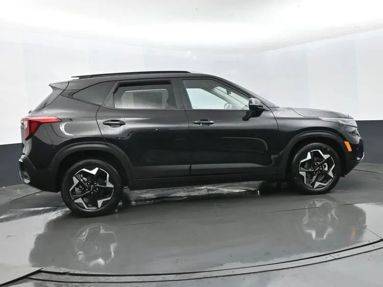 Used 2025 Kia Seltos S FWD image 4