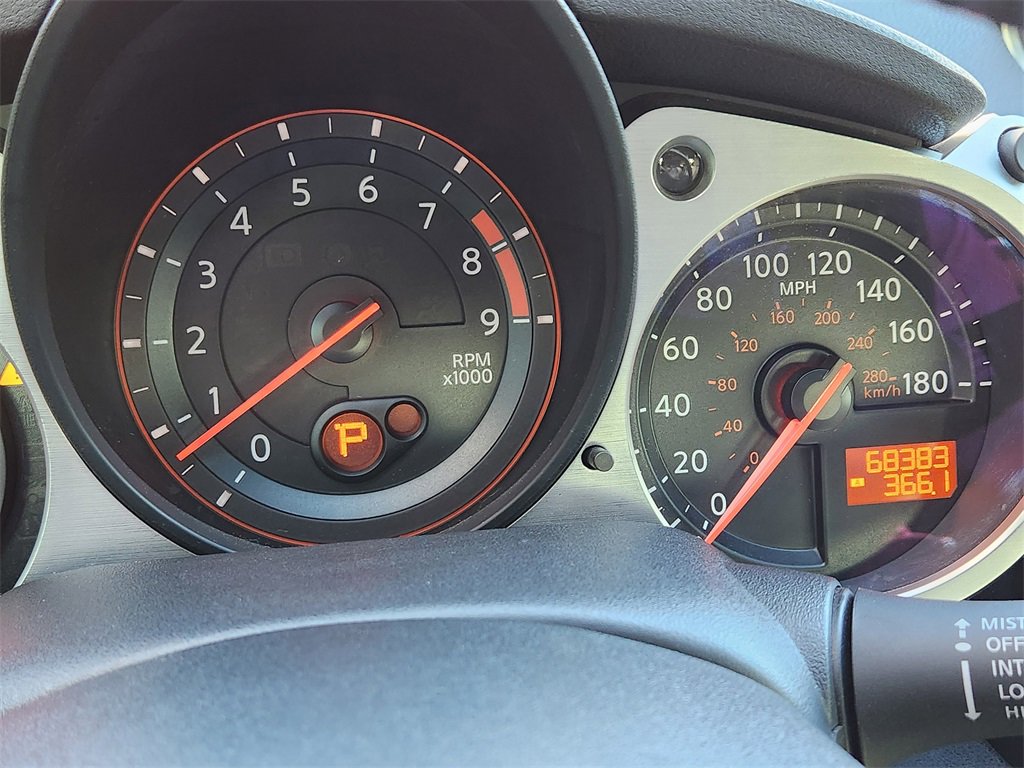 Used 2009 Nissan 370Z Touring w/ Sport Pkg image 10