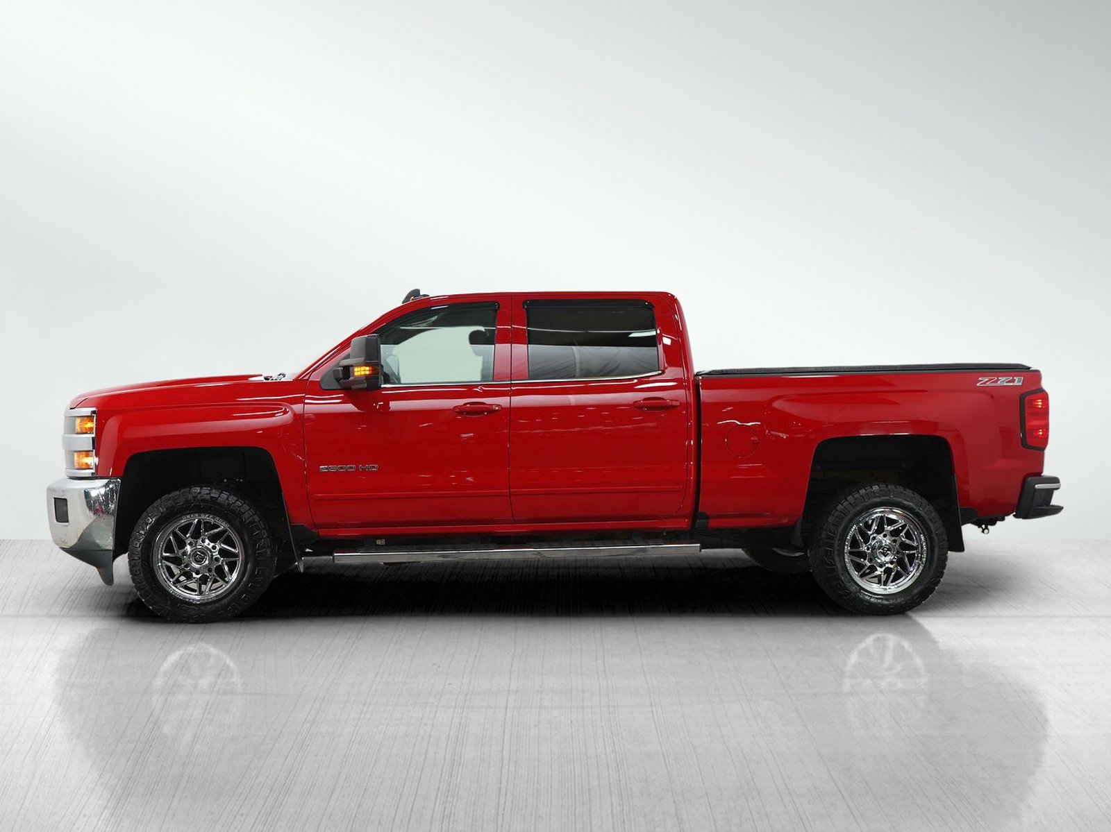 Used 2017 Chevrolet Silverado 2500 LT w/ LT Convenience Package AWD/4WD image 2