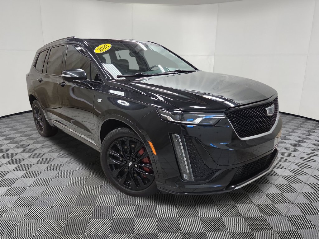 Used 2022 Cadillac XT6 Sport w/ Technology Package AWD/4WD image 3