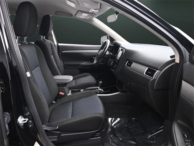 Used 2018 Mitsubishi Outlander SE image 20