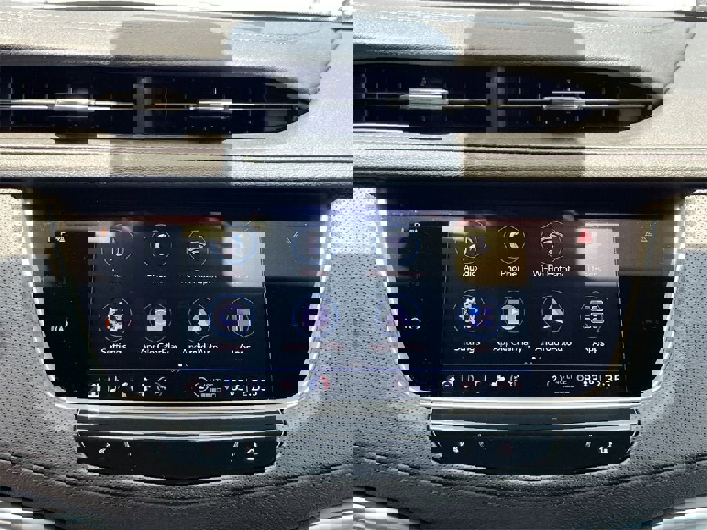 New 2025 Cadillac XT5 Luxury image 15