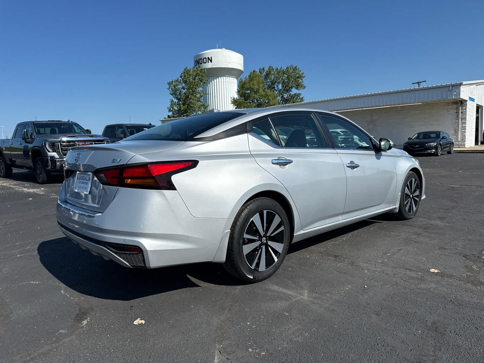 Used 2022 Nissan Altima 2.5 SV FWD image 5
