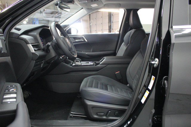 New 2026 Mitsubishi Outlander SE FWD image 6