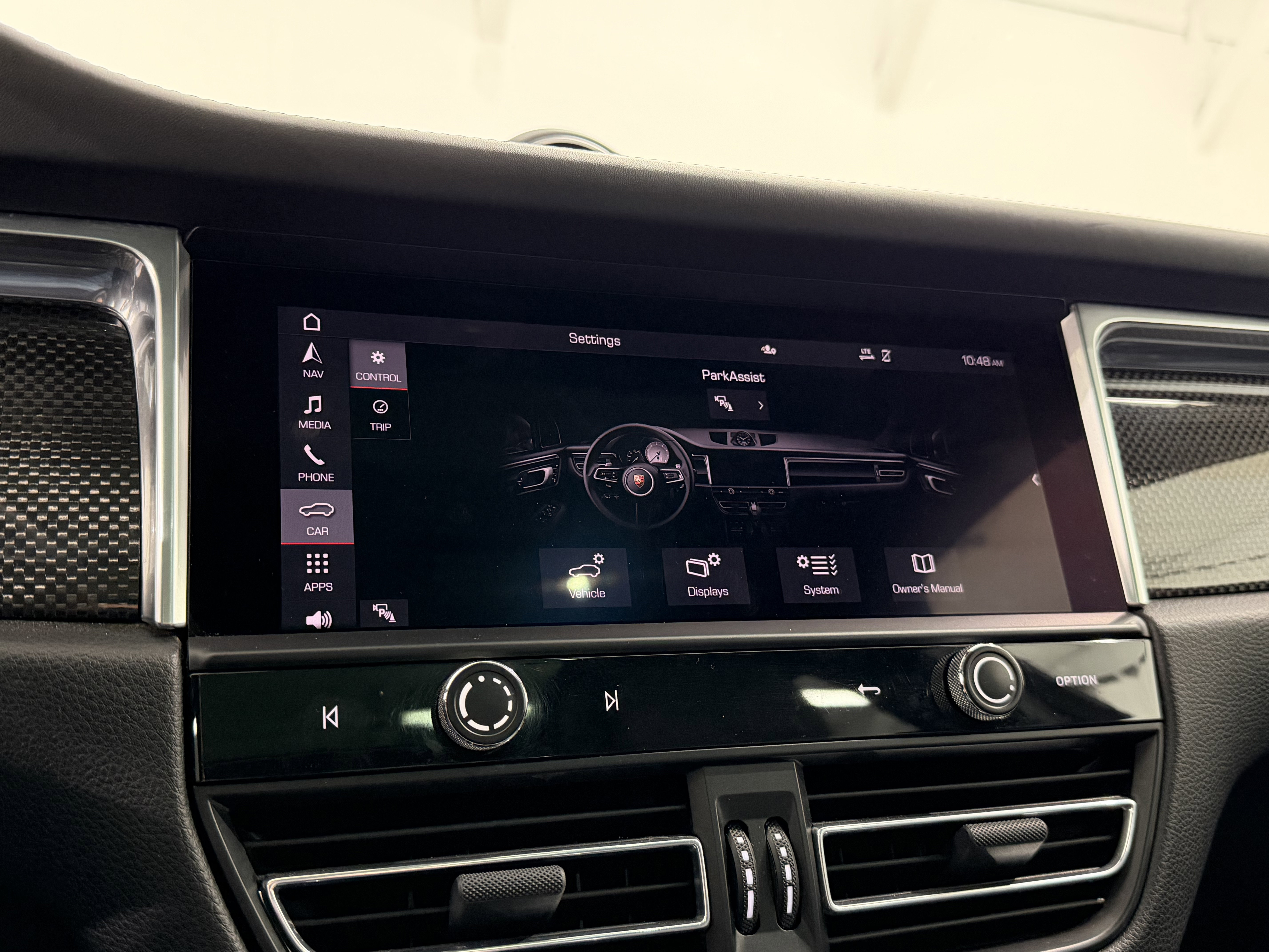 Certified 2022 Porsche Macan image 43