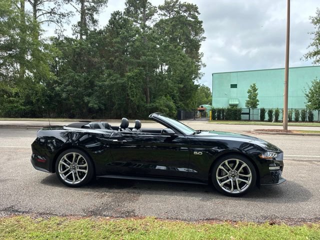 Used 2022 Ford Mustang GT Premium w/ Equipment Group 401A RWD image 2