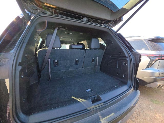 Used 2025 Chevrolet Traverse Z71 AWD/4WD image 15
